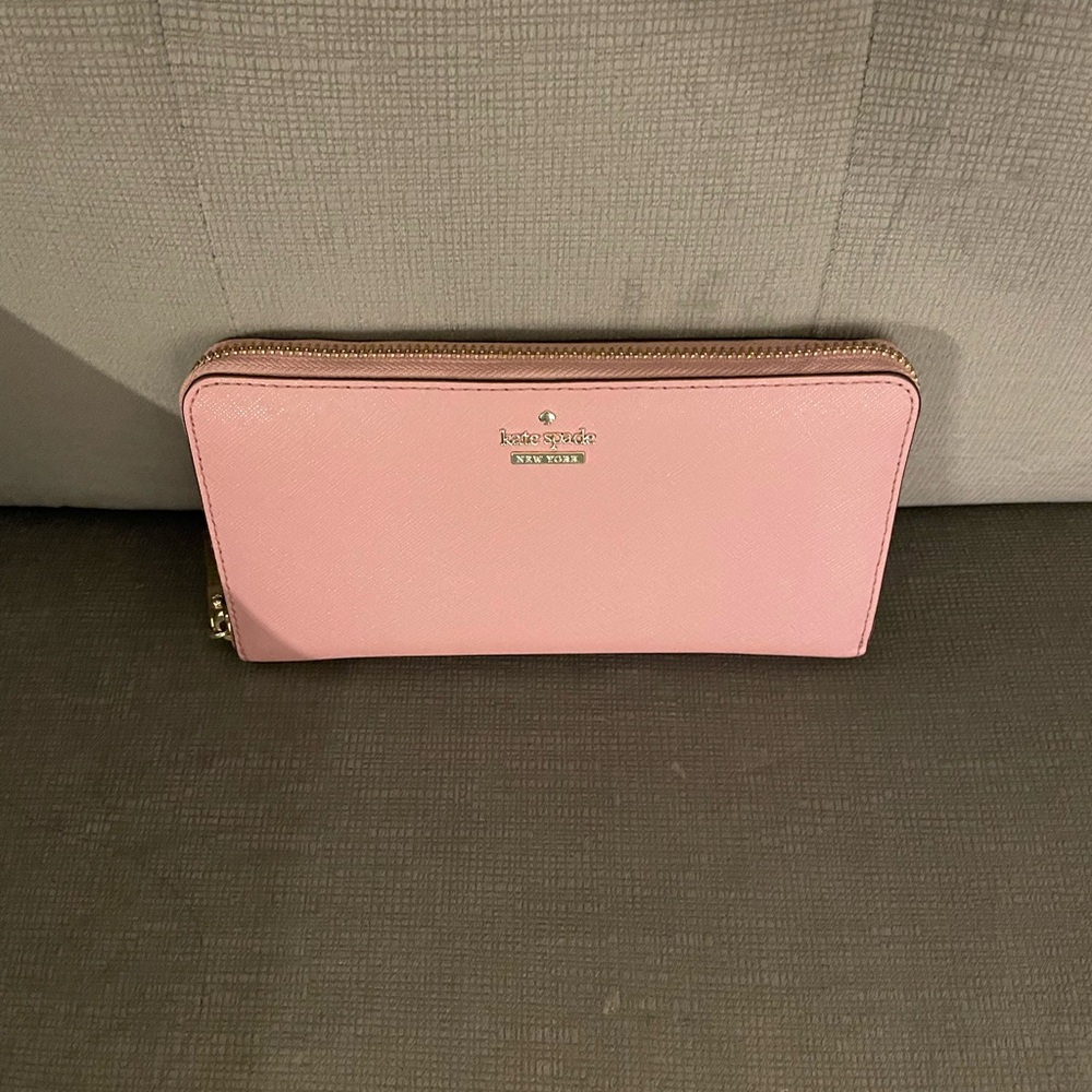 NWOT Kate Spade Wallet!